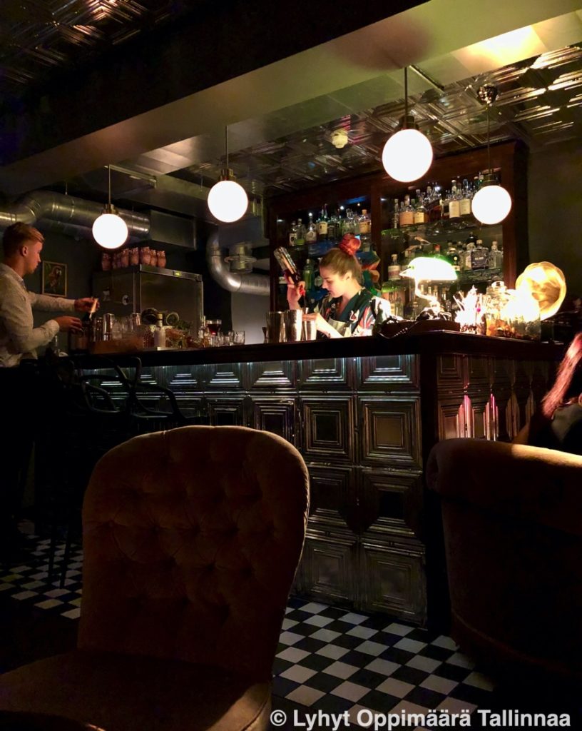 Parrot MiniBar Tallinna 7713