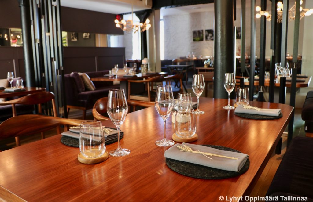 Ö Ravintola Tallinna 3106