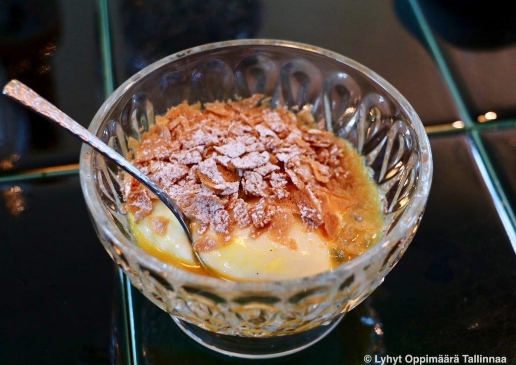 Lore Bistoo Panna Cotta