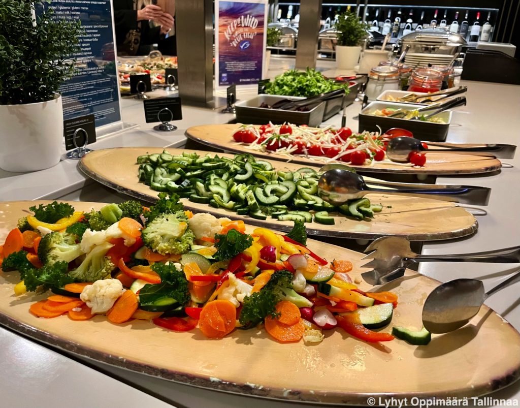 Tallink Megastar Business Lounge Ruoka 2