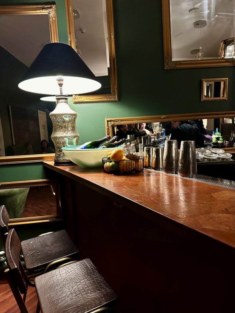 Babylon Bar 9