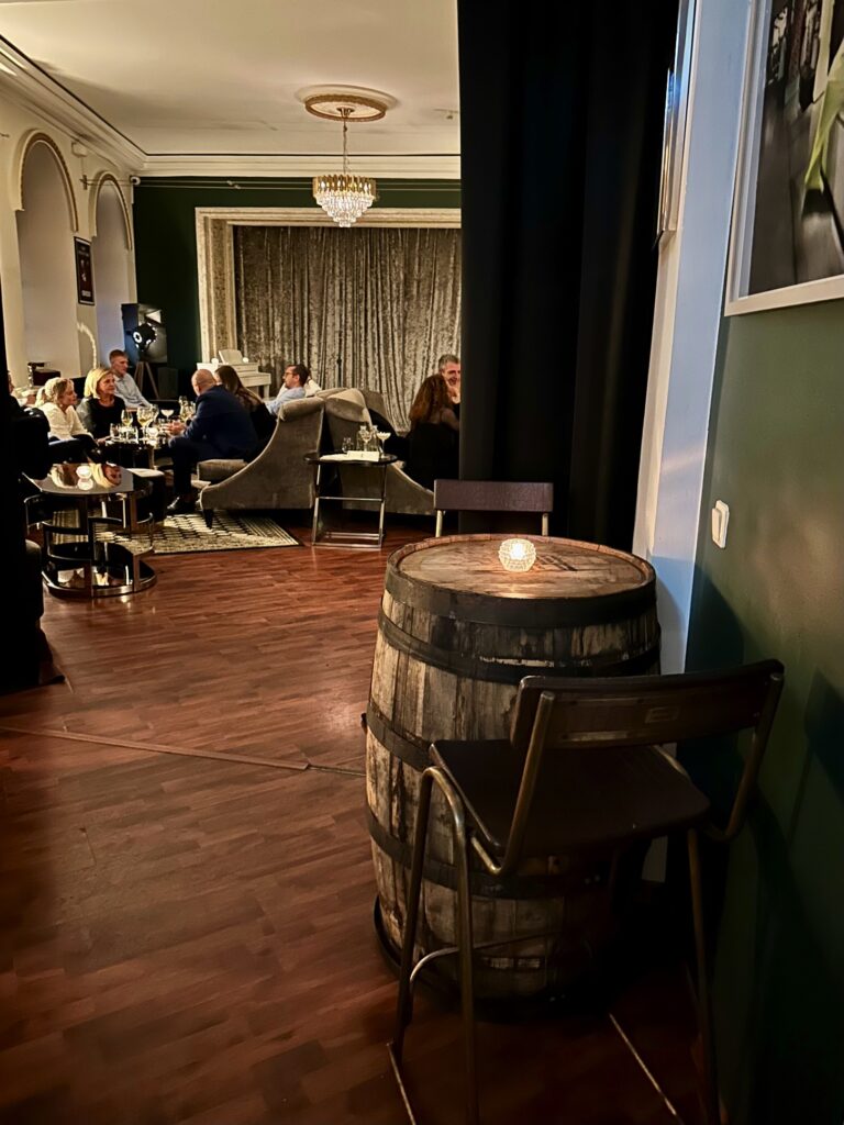 Babylon Bar 12