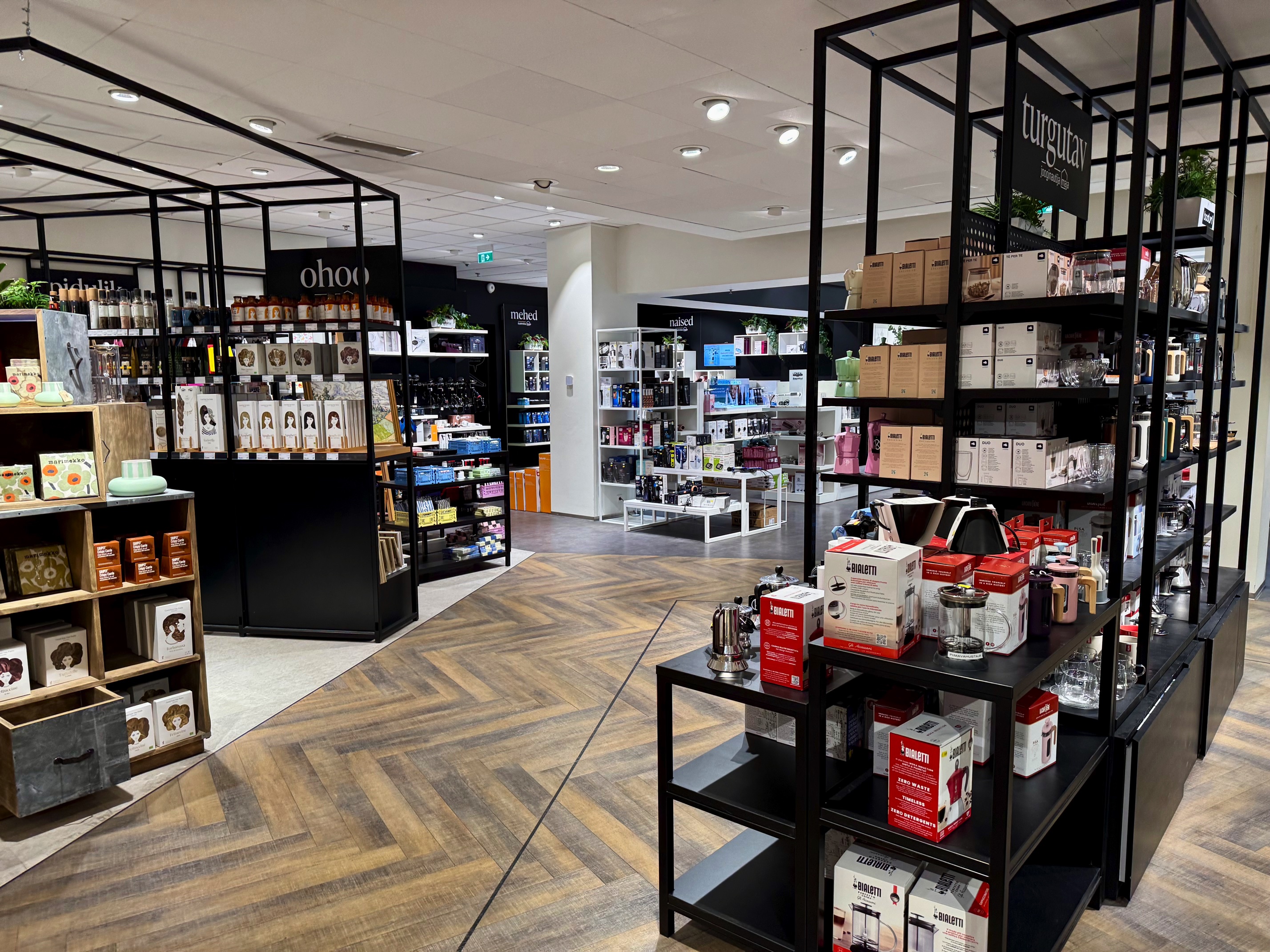 Tallinnan Kaubamaja 82