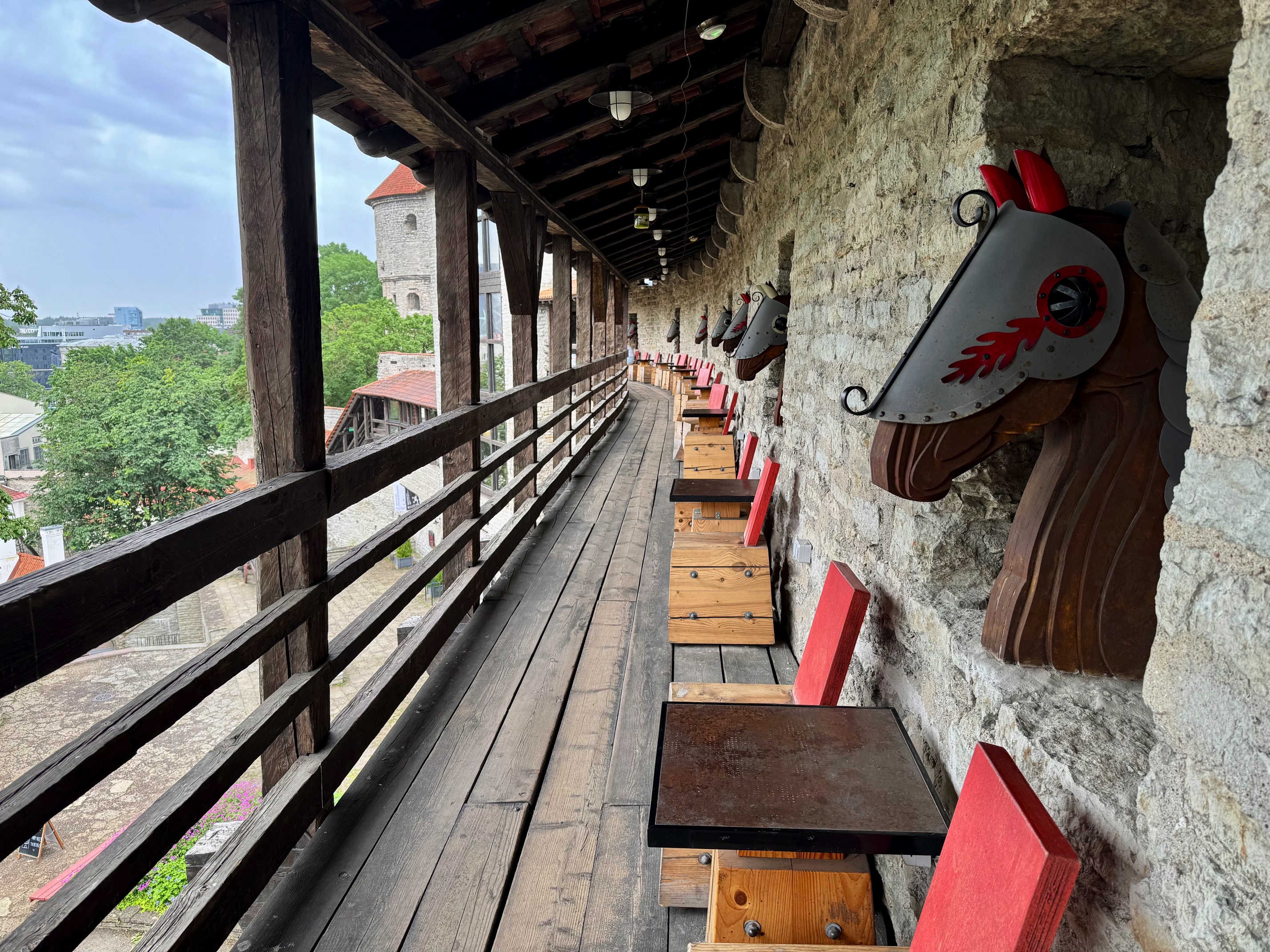 Neitsyttorni Muuri 77