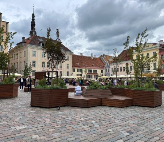Tallinnan Raatihuoneentori 9
