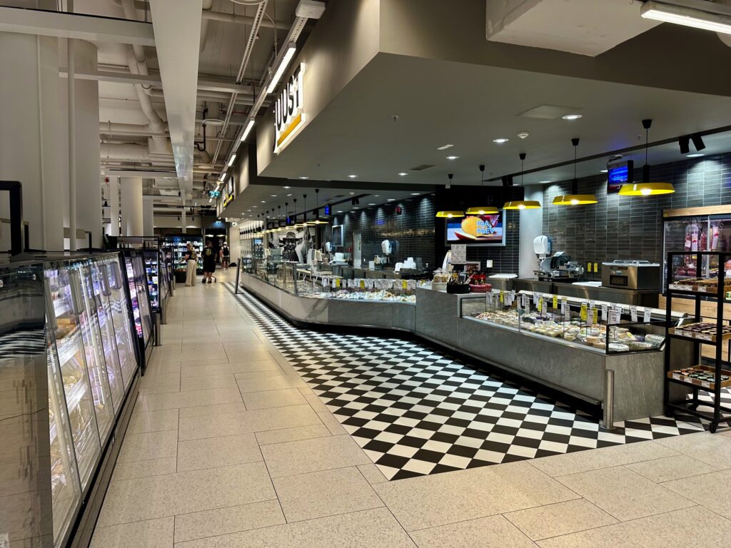 Delice Liha- ja Kalatiski Solaris Keskus 1