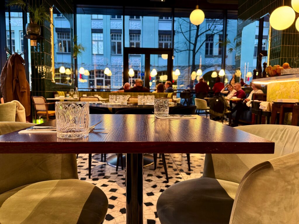 PÄRIS Ravintola Tunnelma