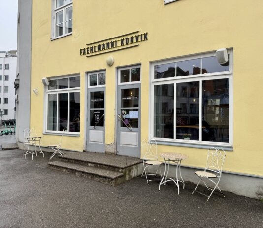 Faehlmanni Kohvik: Tunnelmallinen Kahvila Tallinnan Keskustassa Faehlmanni Cafe 13