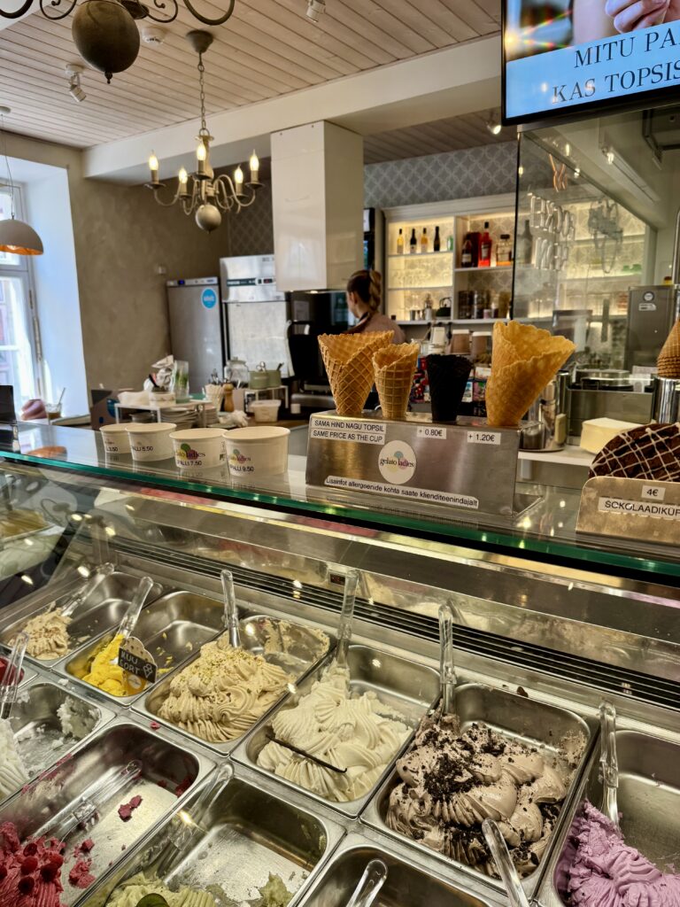 Gelato Ladies Jäätelökioski 24
